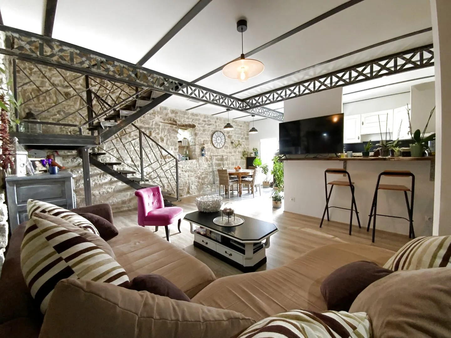 Maison de village à Vezenobres de 110 m² avec deux habitations et terrasse sud 