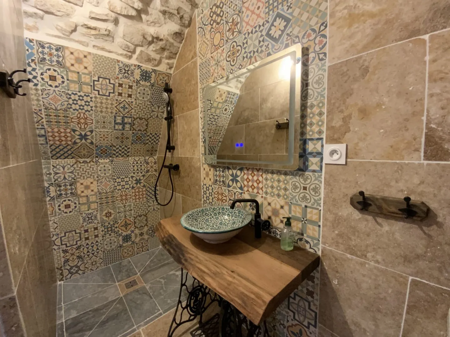 Maison de village à Vezenobres de 110 m² avec deux habitations et terrasse sud 