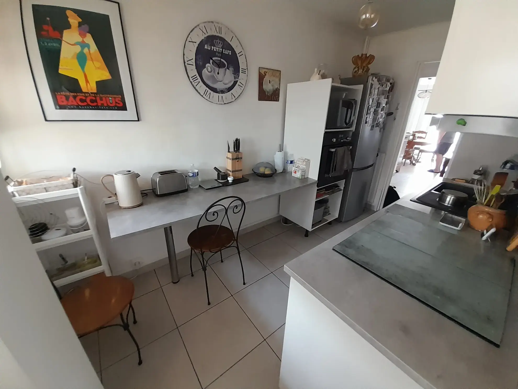 Appartement F3 à Toulon Port-Marchand, 53 m² loué avec cave, rendement 5,7% 