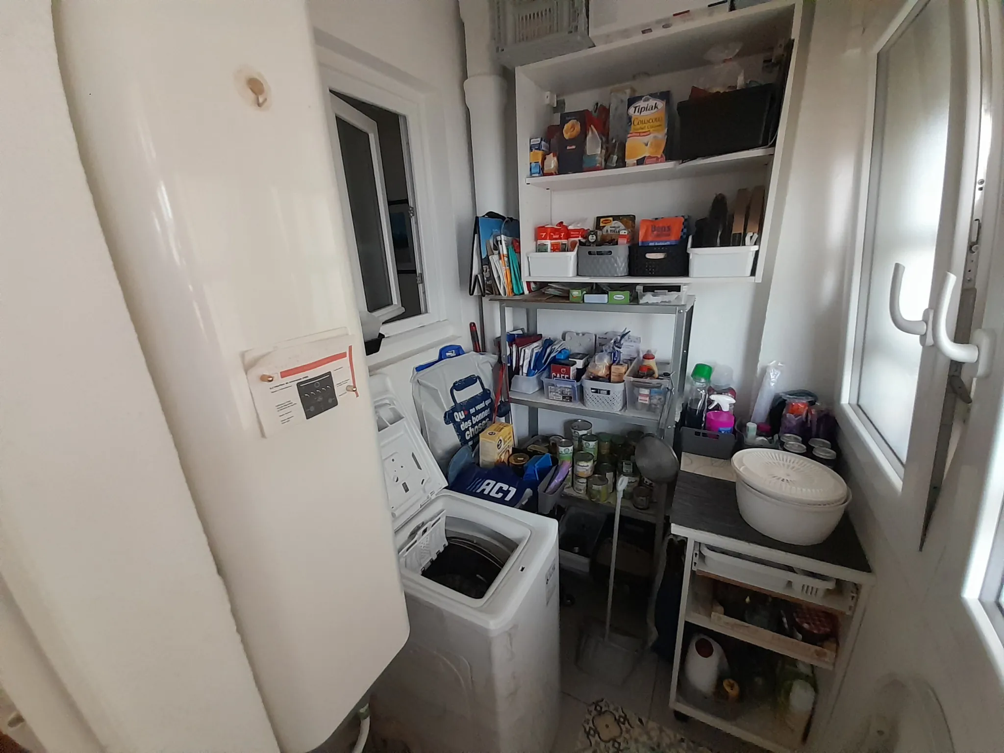 Appartement F3 à Toulon Port-Marchand, 53 m² loué avec cave, rendement 5,7% 