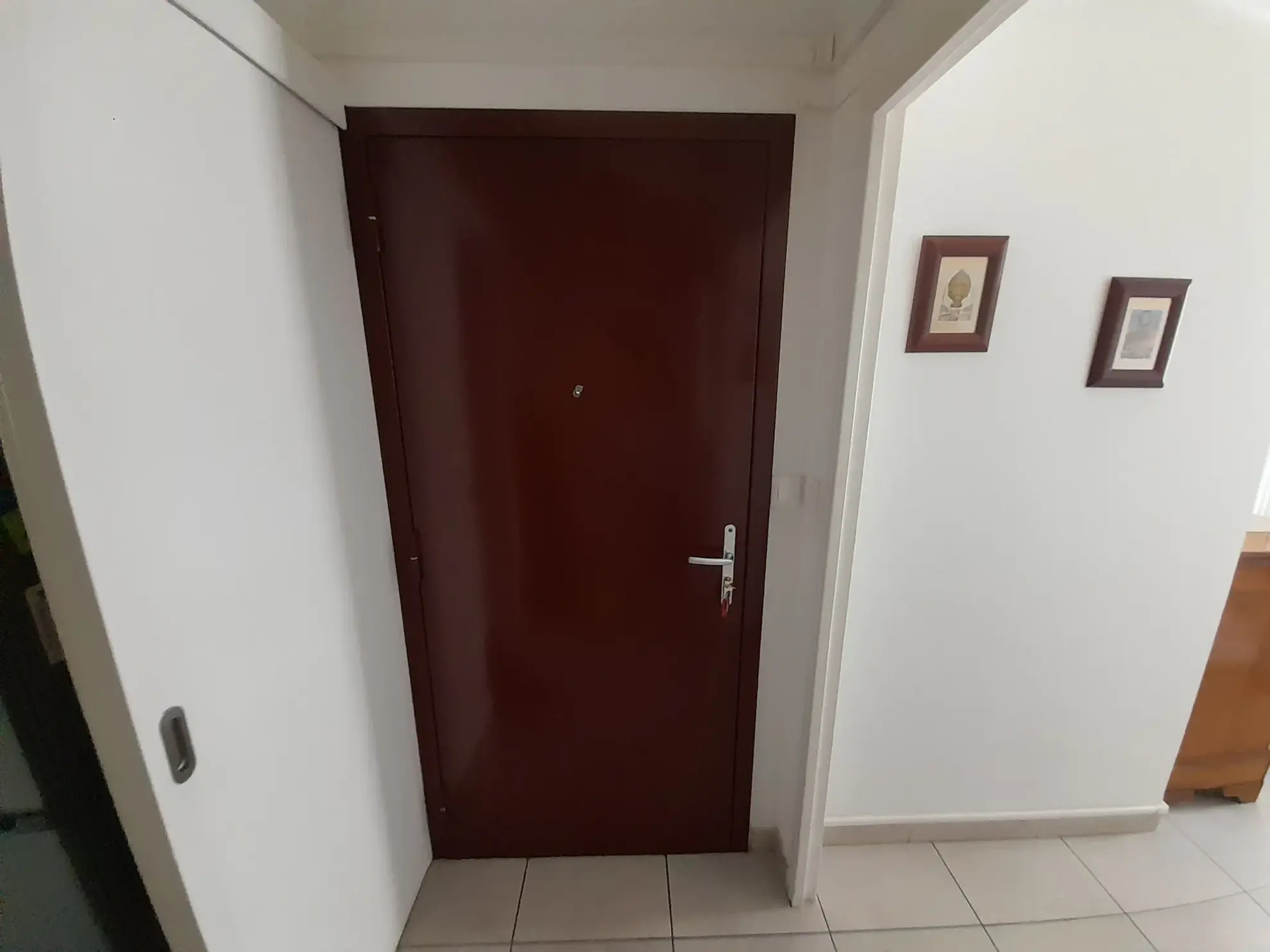 Appartement F3 à Toulon Port-Marchand, 53 m² loué avec cave, rendement 5,7% 