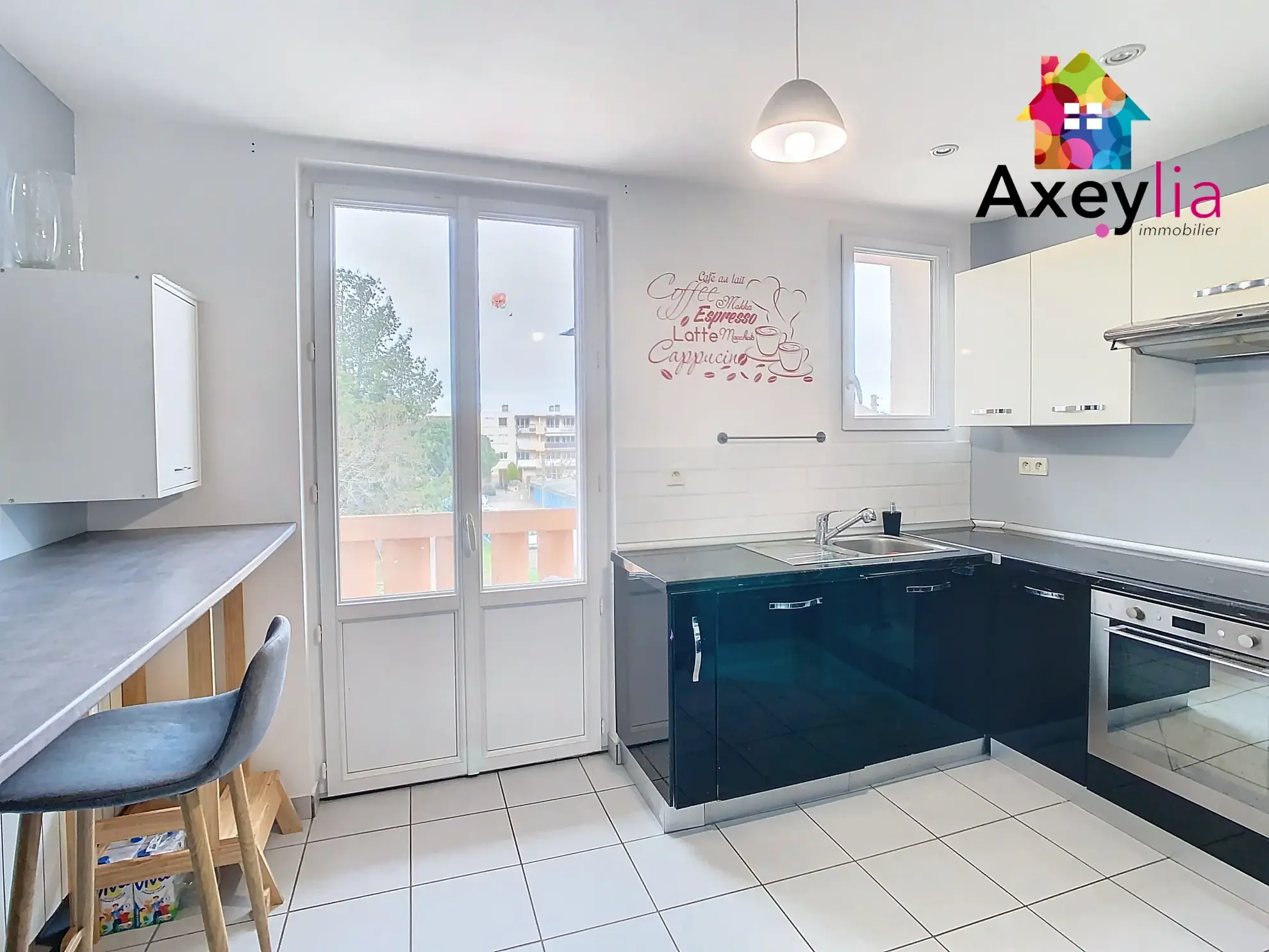 Appartement T4 rénové avec garage et balcon à Roanne 