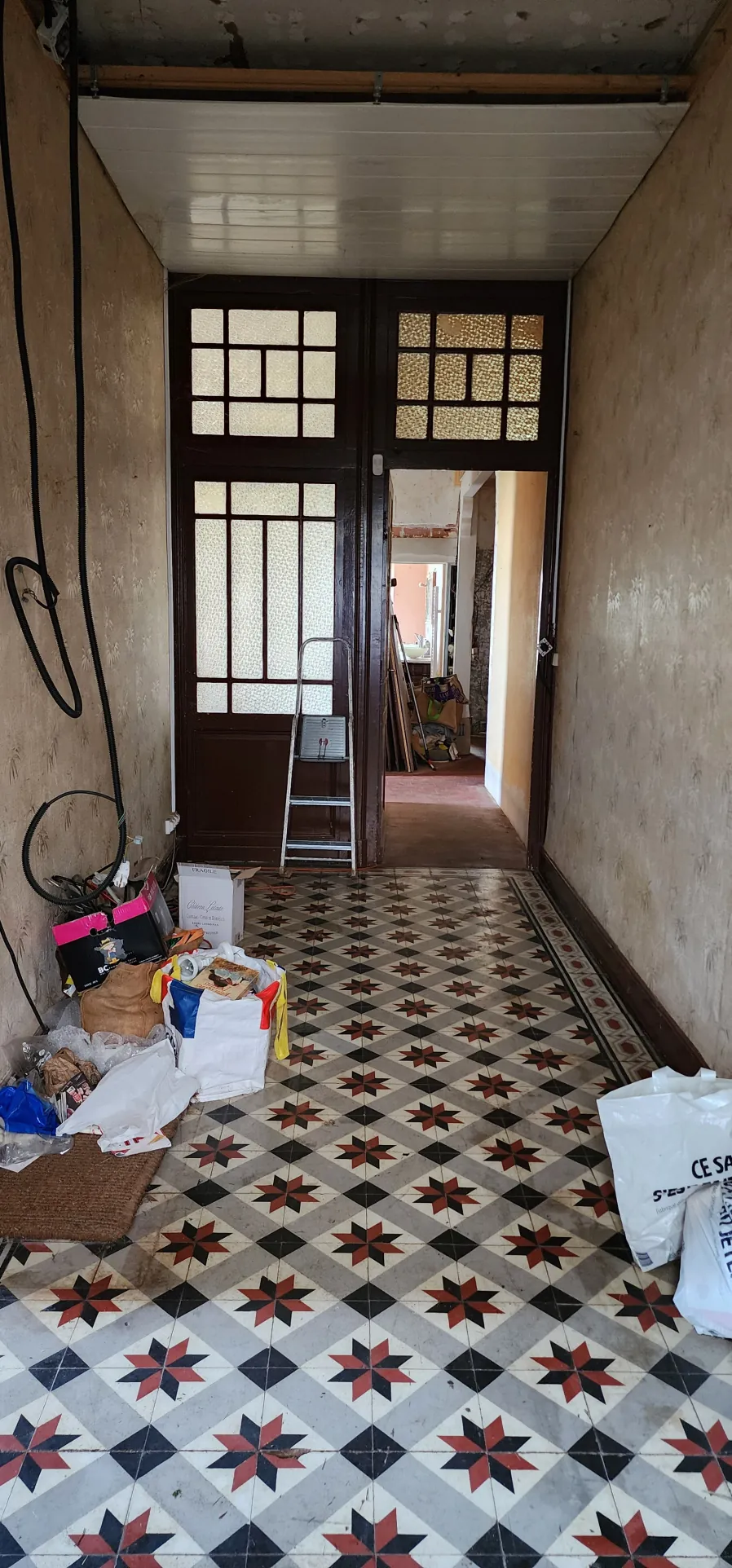 Maison en pierre à rénover avec potentiel à Aiguillon, proche Marmande 