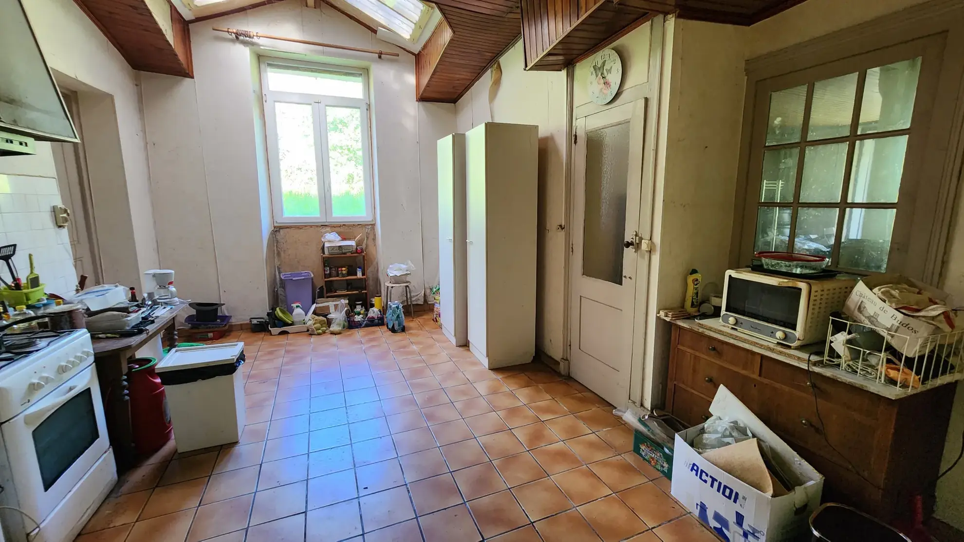 Maison en pierre à rénover avec potentiel à Aiguillon, proche Marmande 