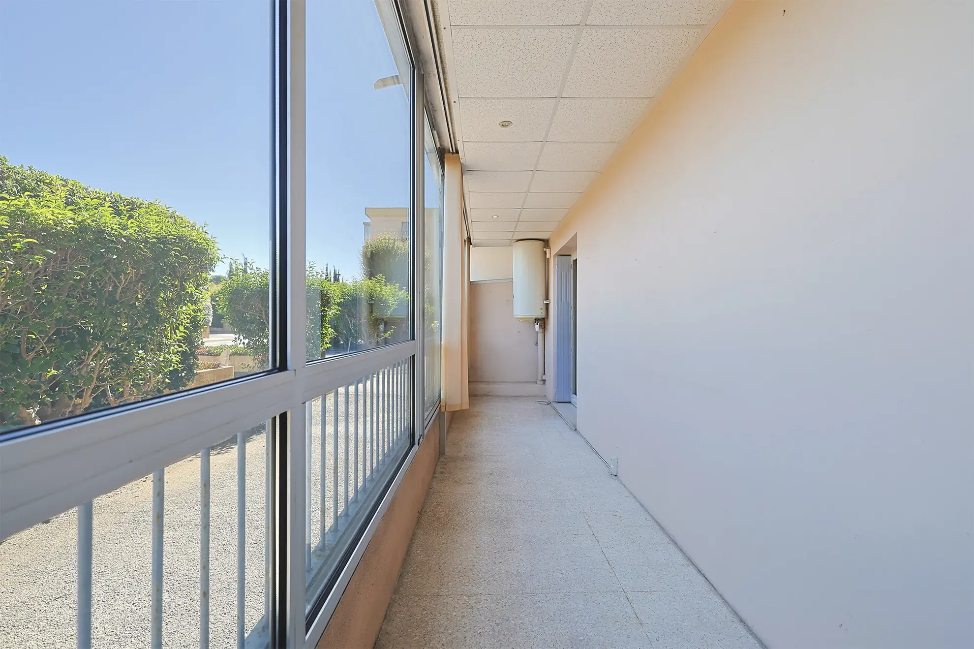 Appartement T2 avec grande terrasse et cave à Six Fours les Plages 