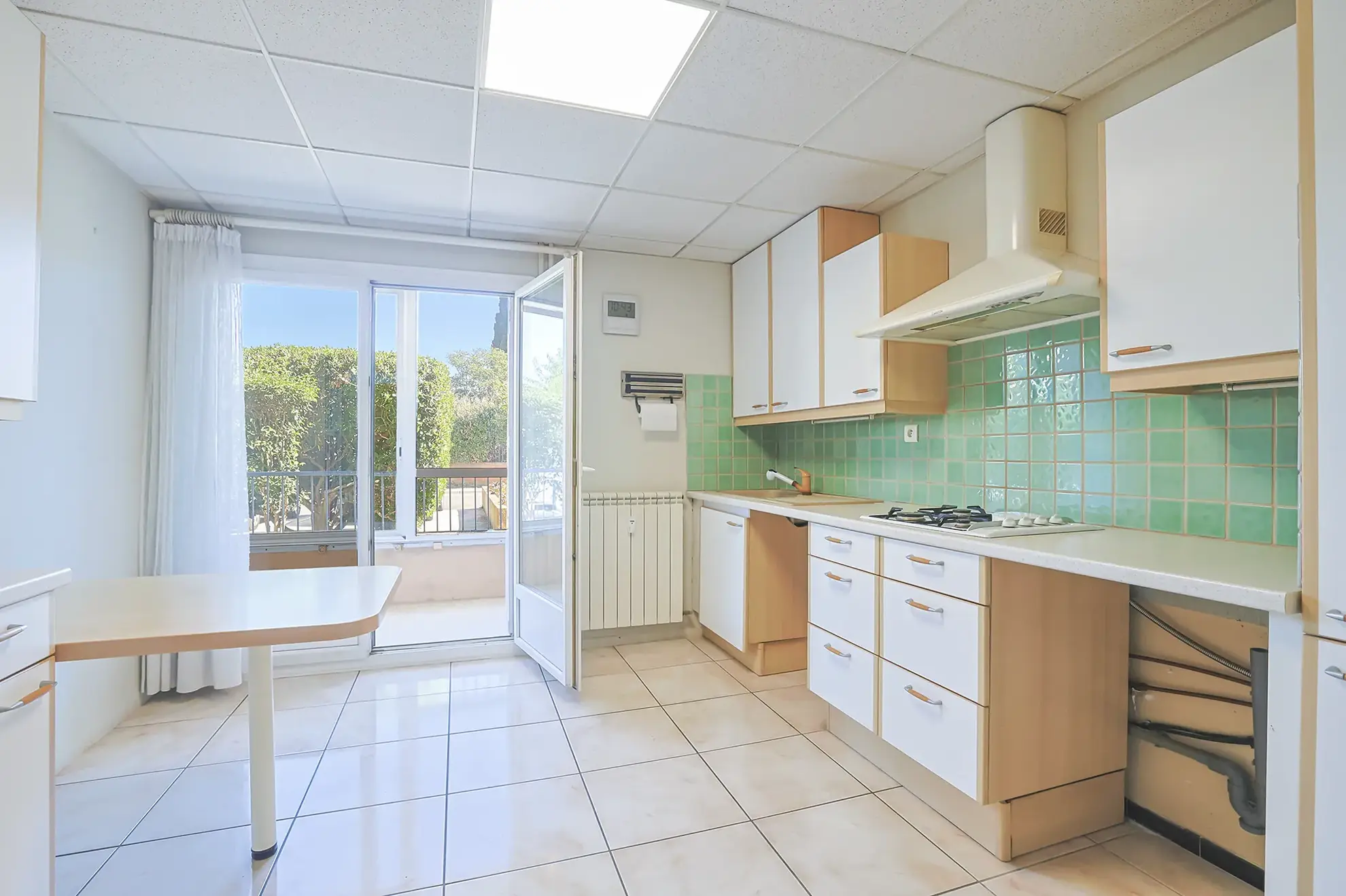 Appartement T2 avec grande terrasse et cave à Six Fours les Plages 