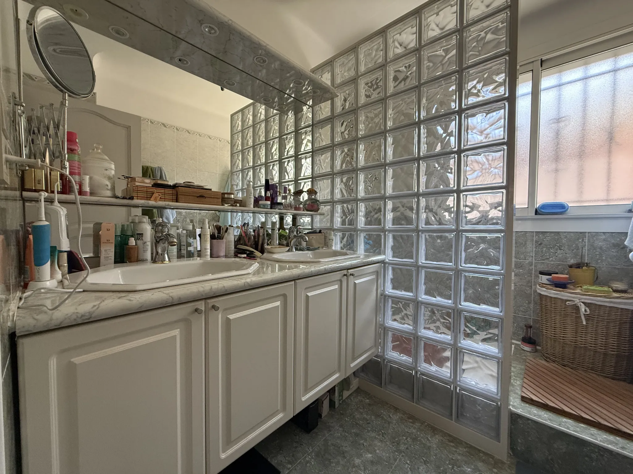 Maison avec piscine et véranda à Arles-sur-Tech - Charme et confort 