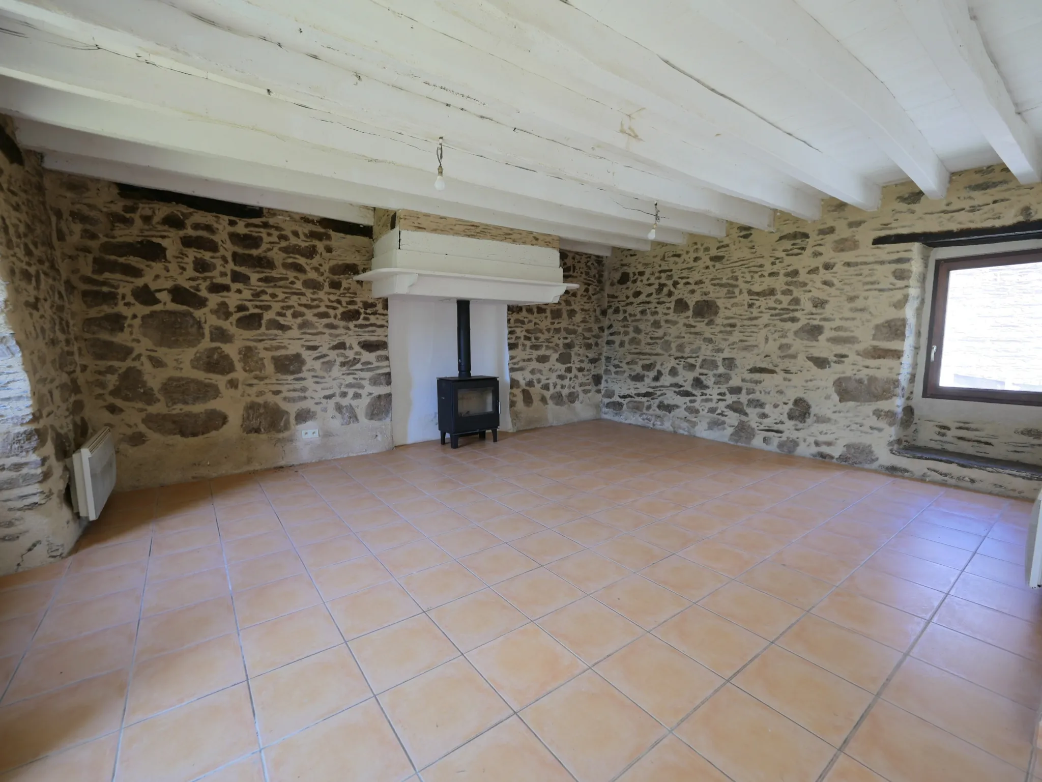 Charmante maison en pierre de 86 m² à Pipriac avec jardin et exposition sud 