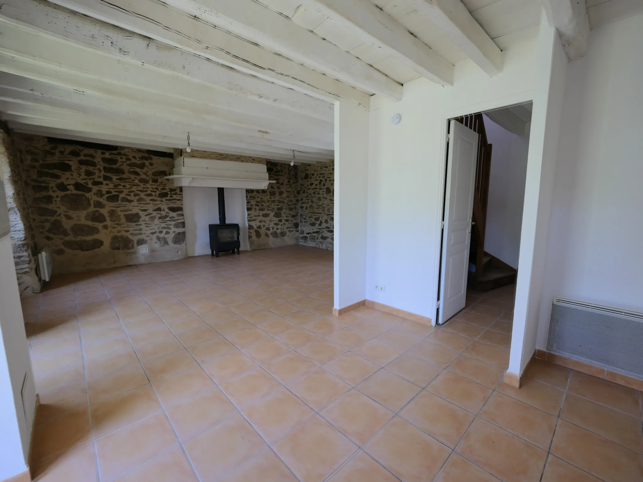 Charmante maison en pierre de 86 m² à Pipriac avec jardin et exposition sud 