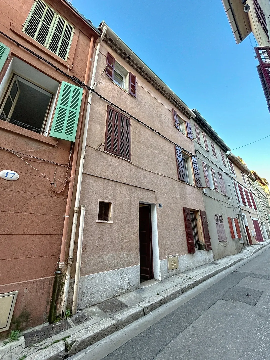 Maison de ville spacieuse avec 3 chambres à Aubagne - Secteur calme