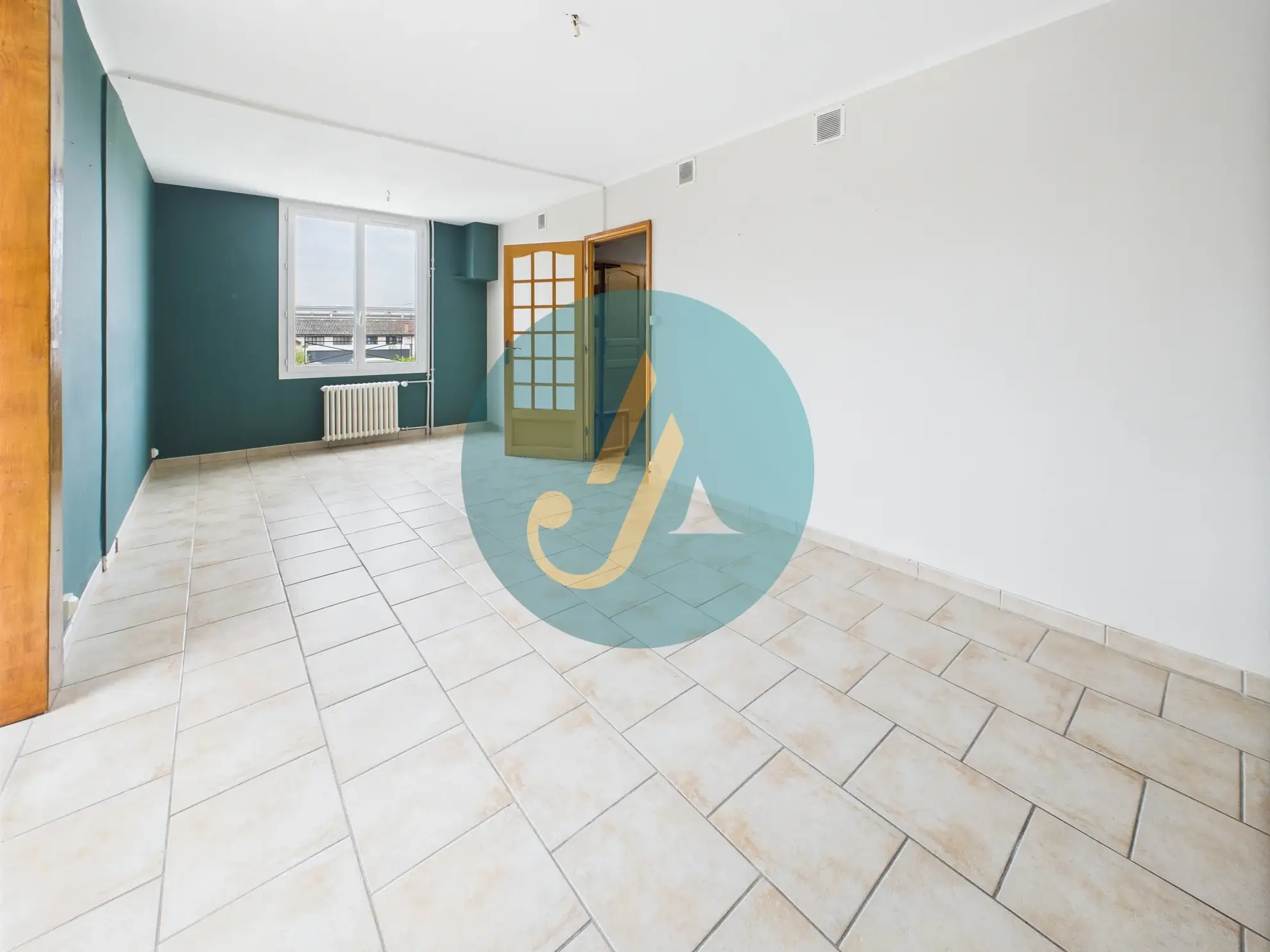 Belle maison familiale avec piscine et sous-sol complet à Nevers 