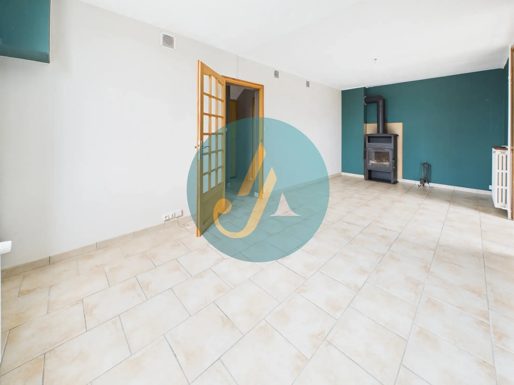 Belle maison familiale avec piscine et sous-sol complet à Nevers 