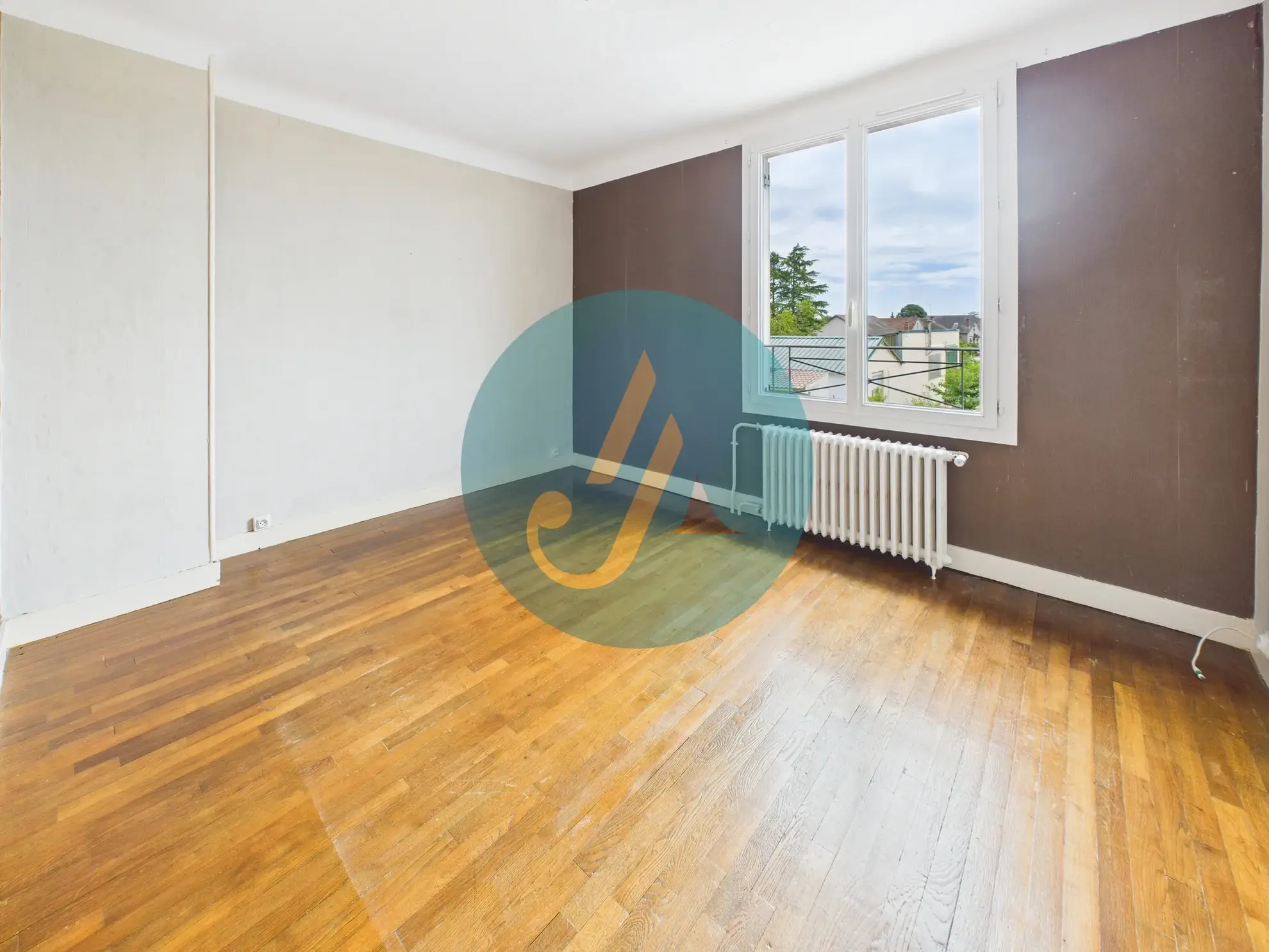 Belle maison familiale avec piscine et sous-sol complet à Nevers 