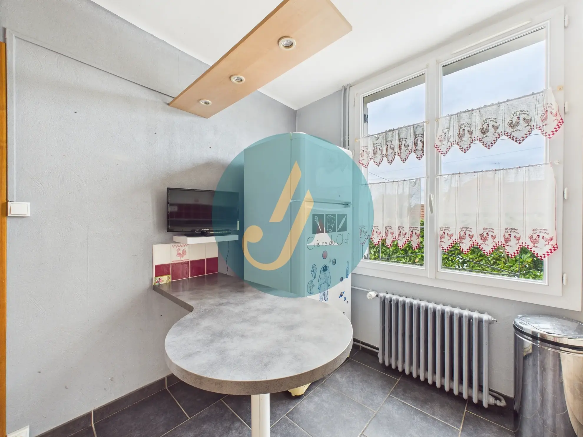 Belle maison familiale avec piscine et sous-sol complet à Nevers 