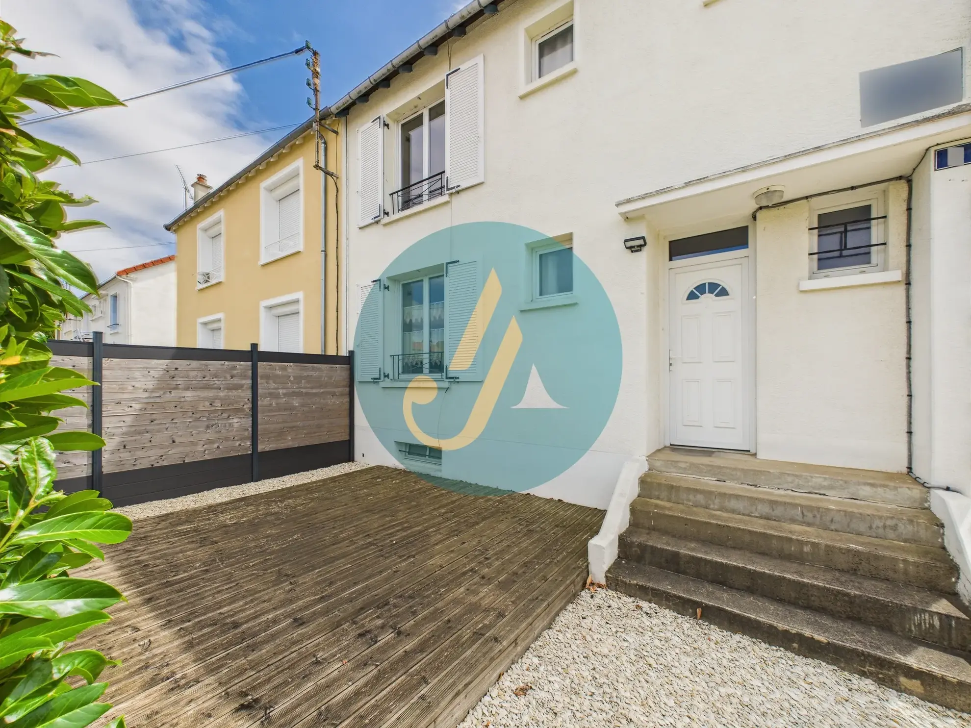 Belle maison familiale avec piscine et sous-sol complet à Nevers 