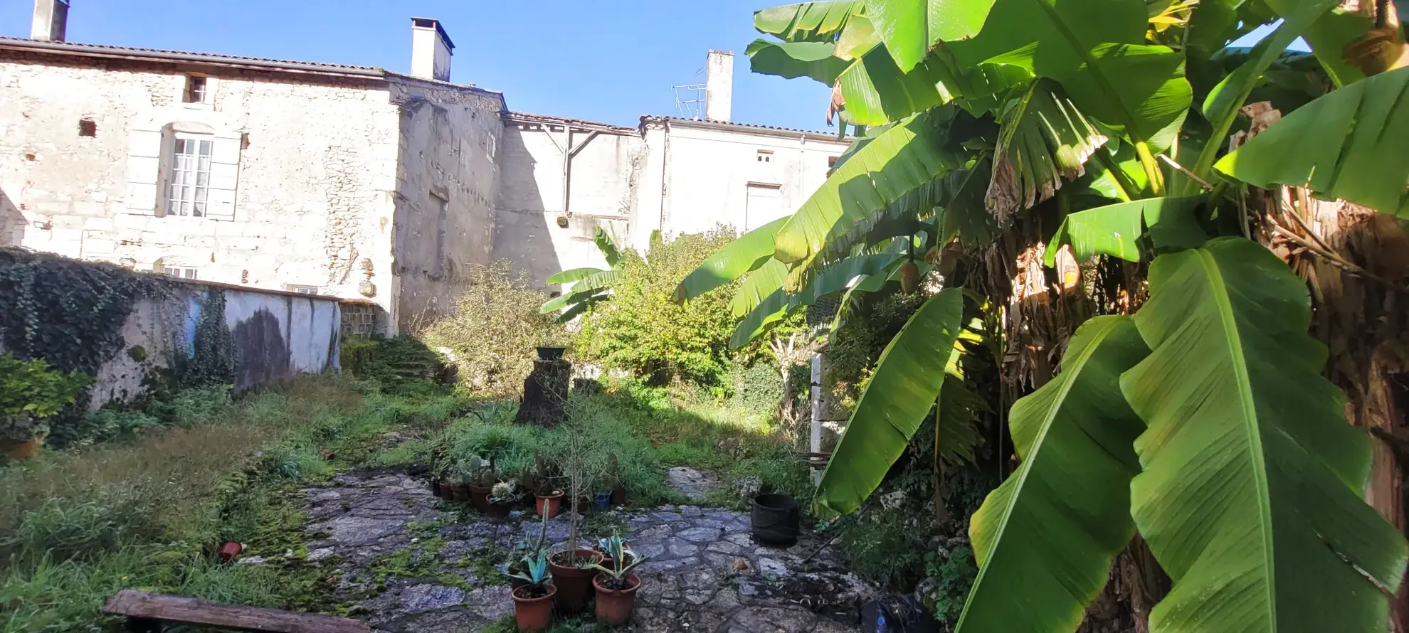 Maison d’investissement à Tocane Saint-Apré avec revenu locatif annuel de 17 196 € 