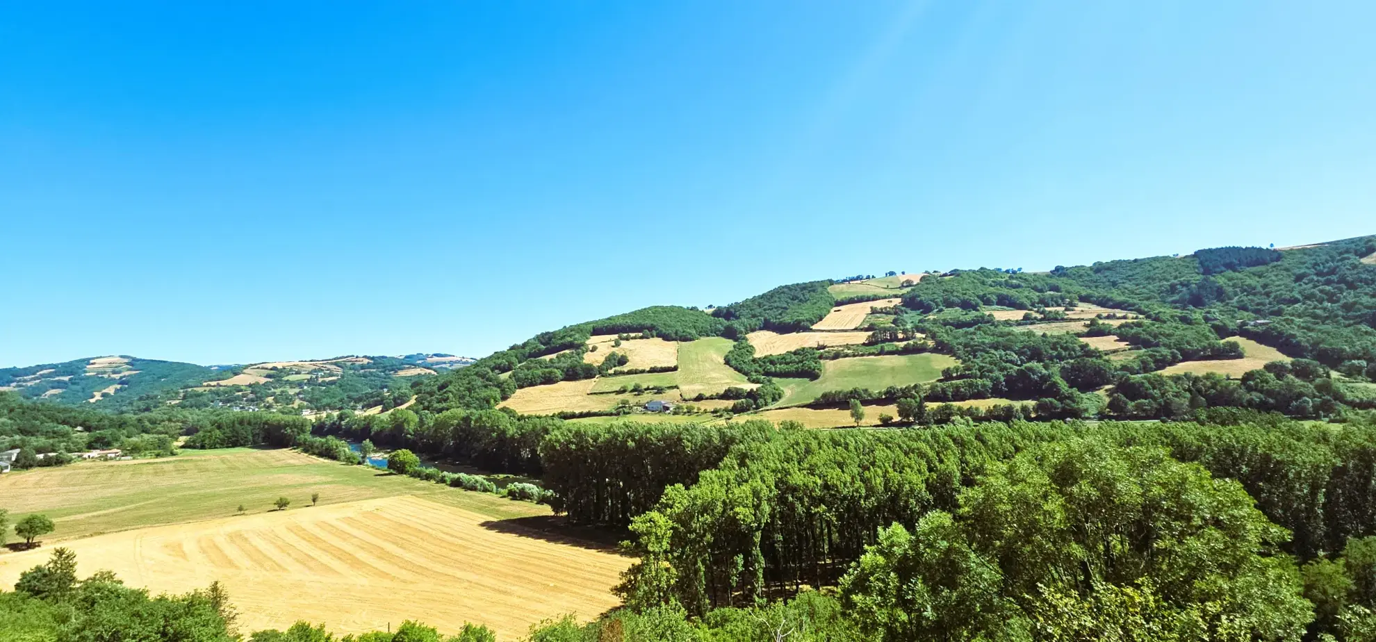 Charmant 2 pièces avec terrasse et vue mer à Bandol 