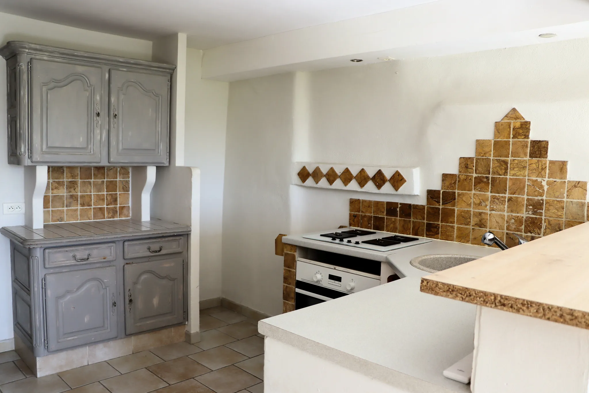 Maison de village avec terrasse et garage à Villars, vue Luberon 