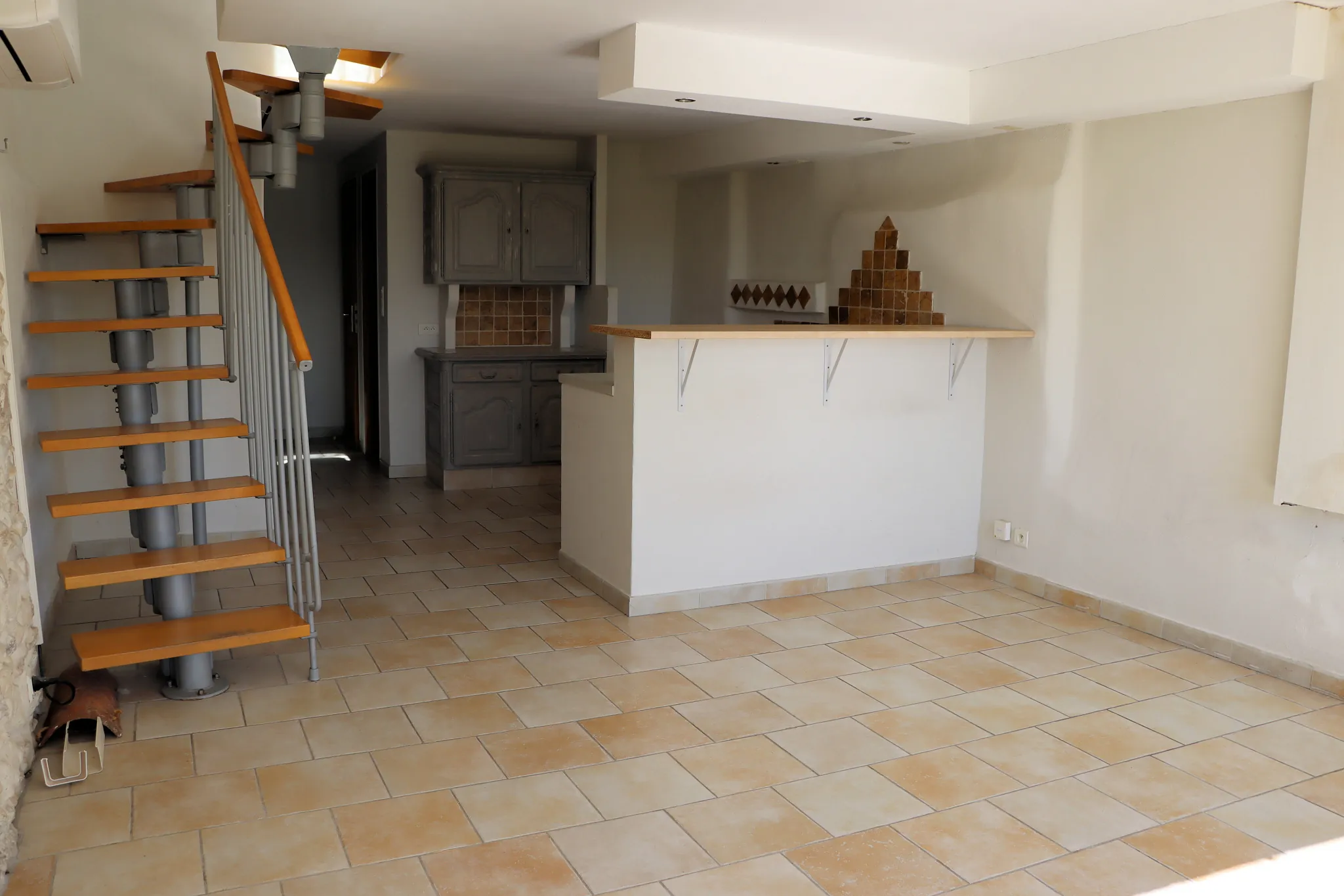 Maison de village avec terrasse et garage à Villars, vue Luberon 