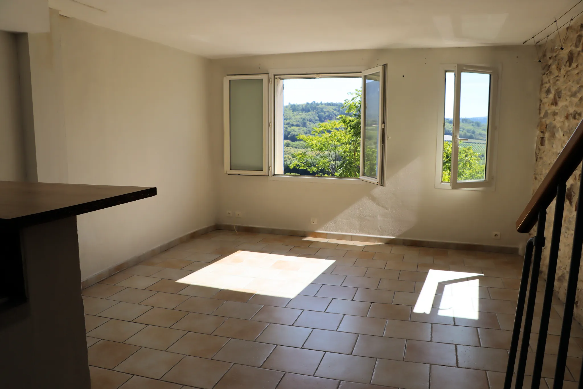 Maison de village avec terrasse et garage à Villars, vue Luberon 
