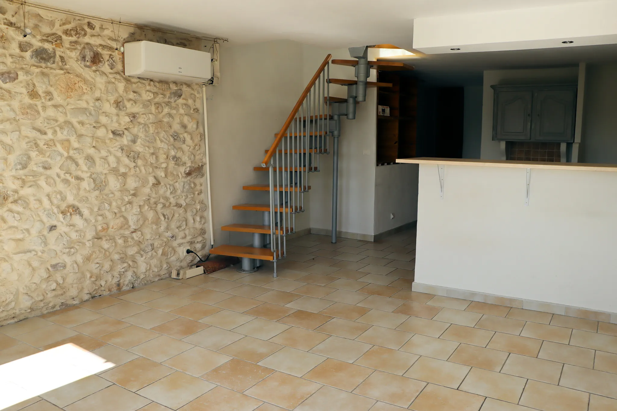 Maison de village avec terrasse et garage à Villars, vue Luberon 