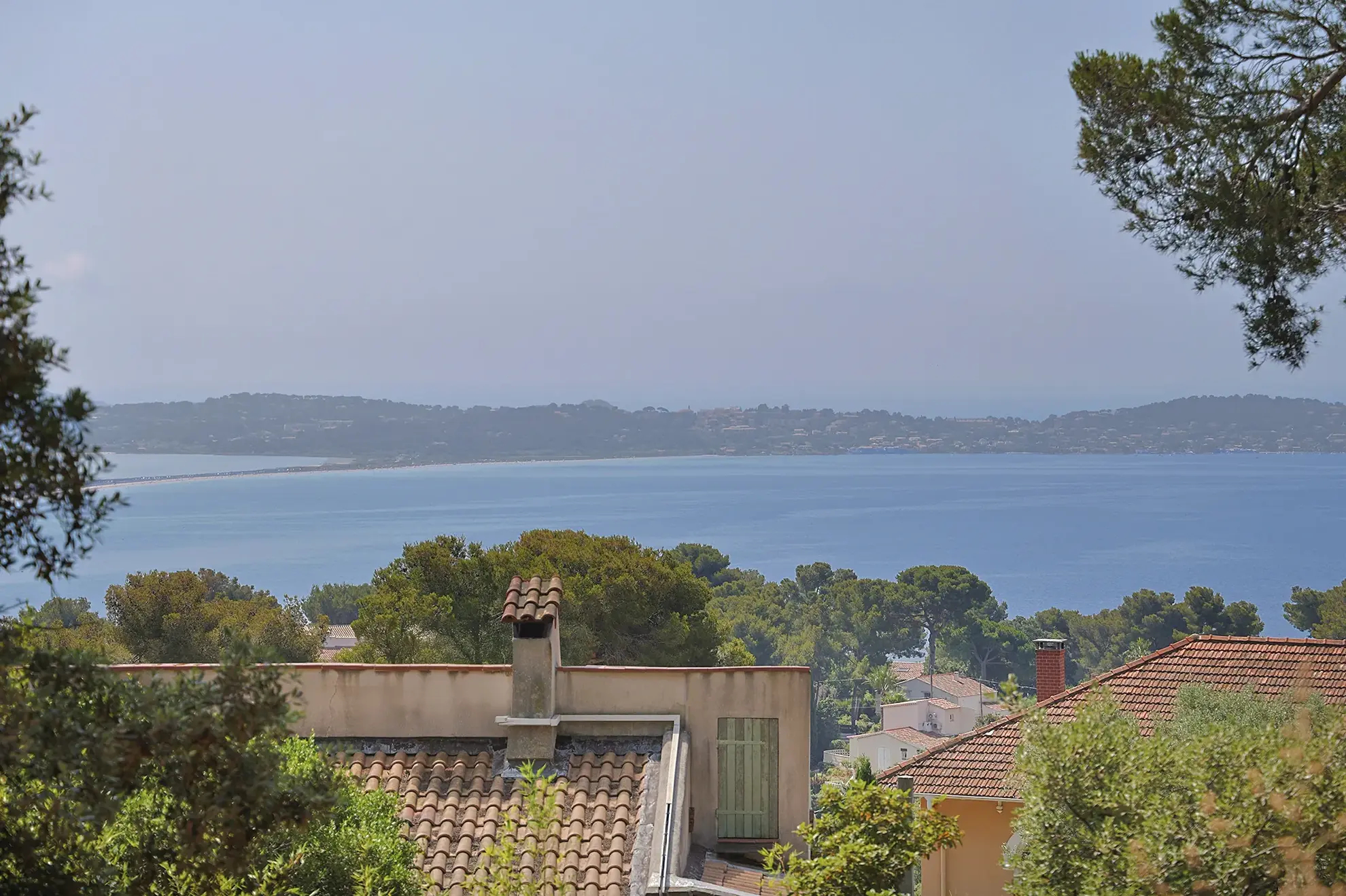 Appartement studio de 17,54 m² avec mezzanine à Hyères, Résidence sécurisée avec piscine 
