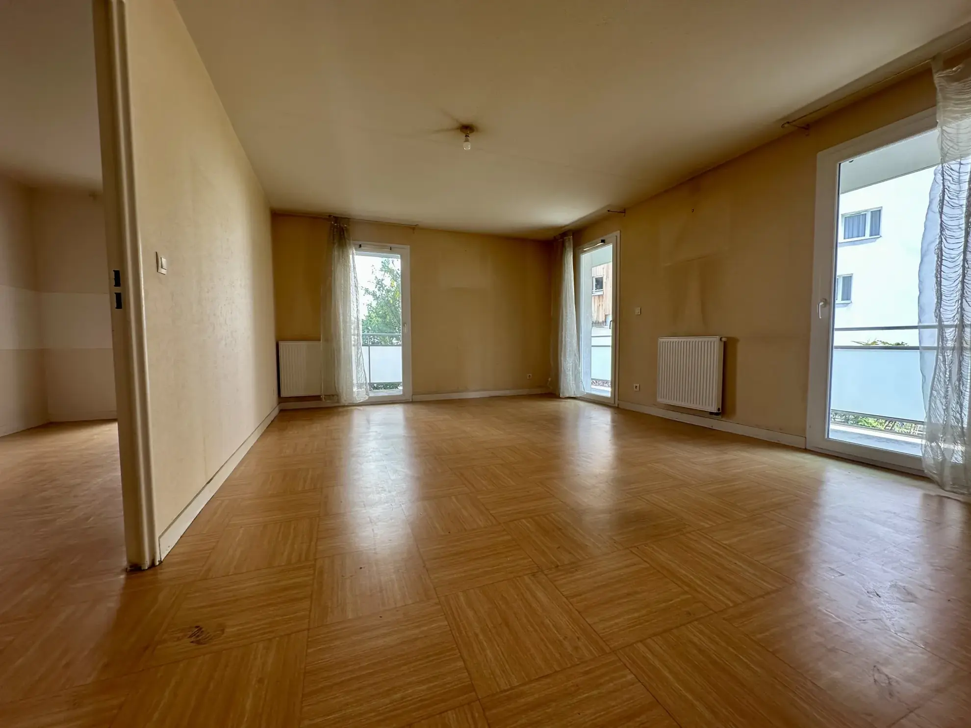 Appartement 4 pièces à Clermont-Ferrand avec terrasse et garage - Résidence sécurisée 2009 