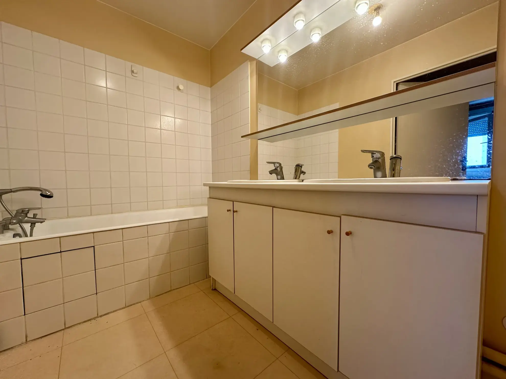 Appartement 4 pièces à Clermont-Ferrand avec terrasse et garage - Résidence sécurisée 2009 