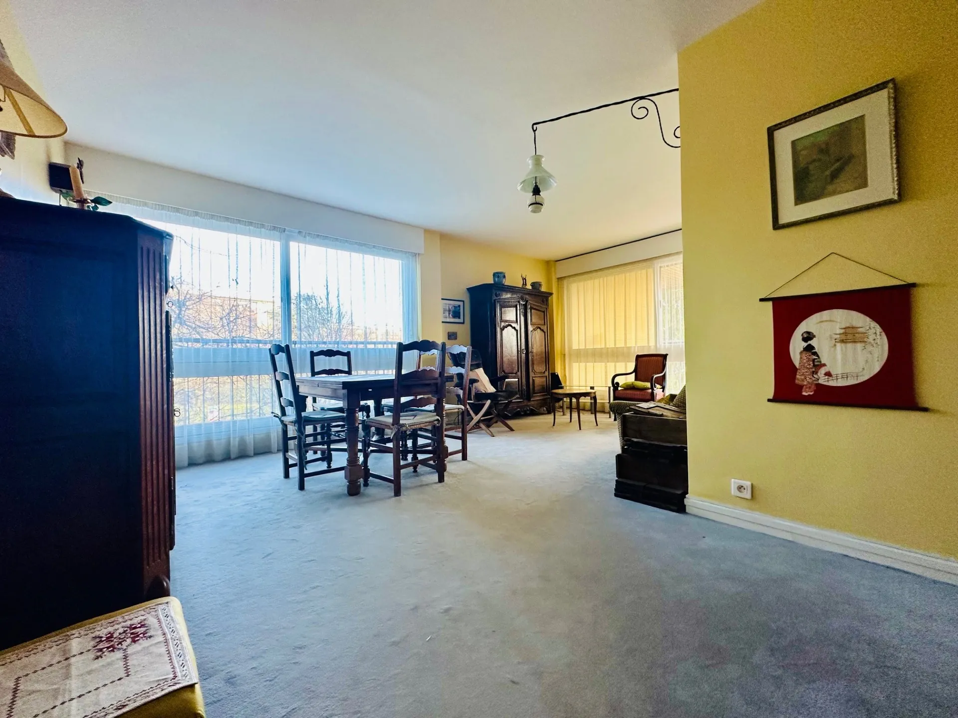 Appartement 3/4 pièces lumineux avec parking et cave proche Parly 2