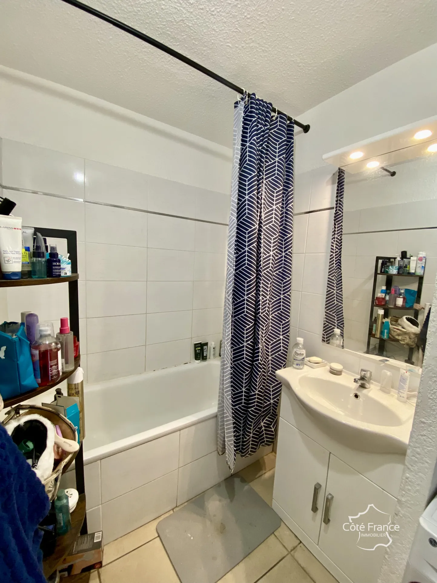 Appartement T3 lumineux avec mezzanine au centre d’Agde, 53 m² 