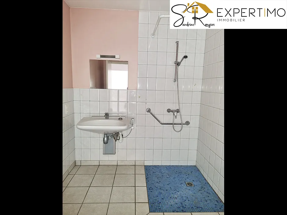 Maison à vendre avec deux appartements indépendants à Saint-Éloy-les-Mines 