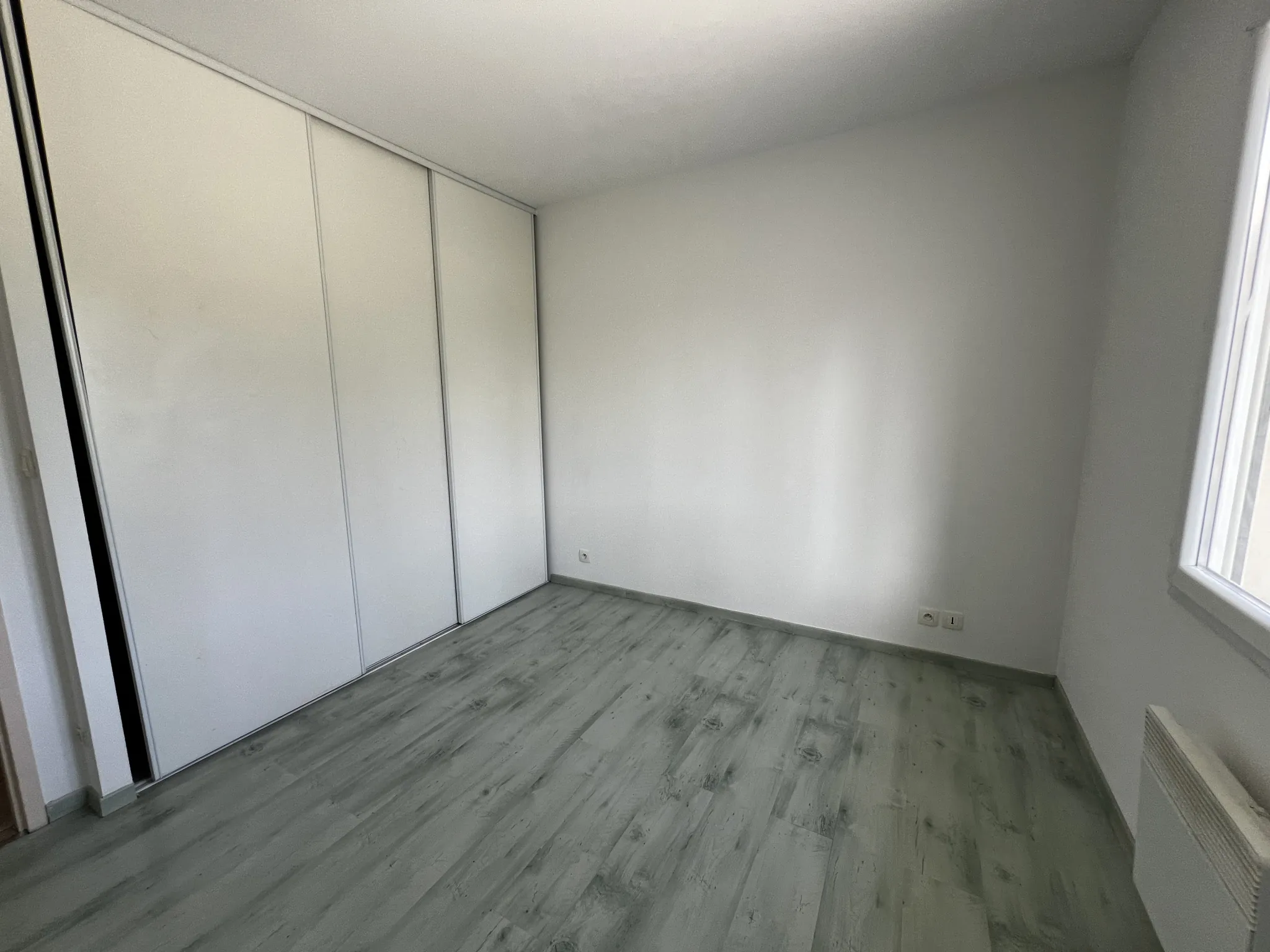 Maison contemporaine 4 chambres avec terrain clos à Noaillan proche Langon 