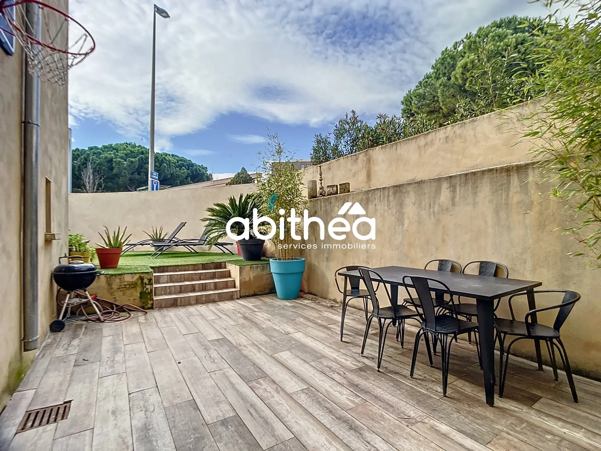 Maison de ville rénovée avec piscine et terrasse à Béziers - 135 m² 