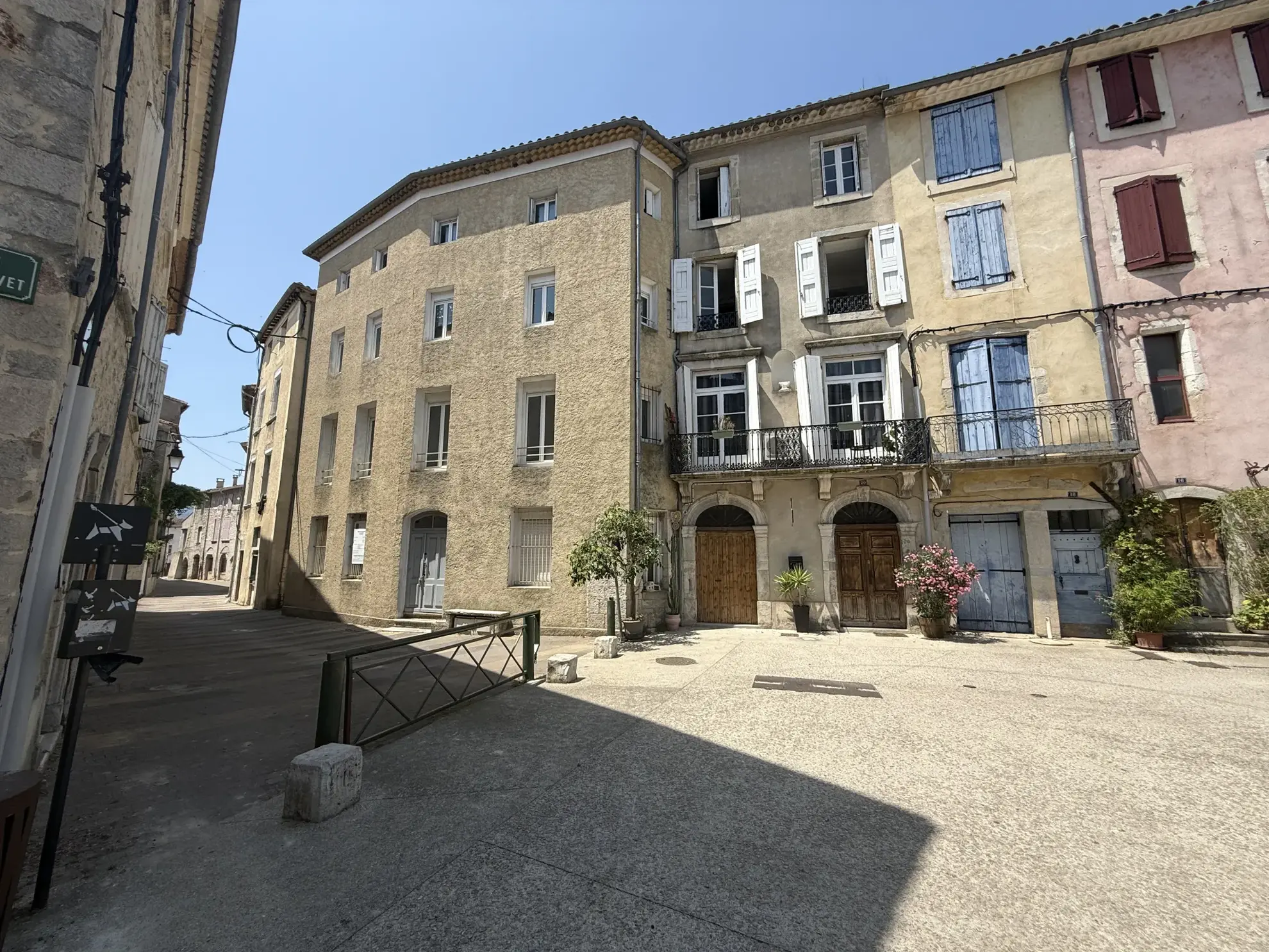 Appartement 4 pièces rénové avec terrasse et cave à Ganges 