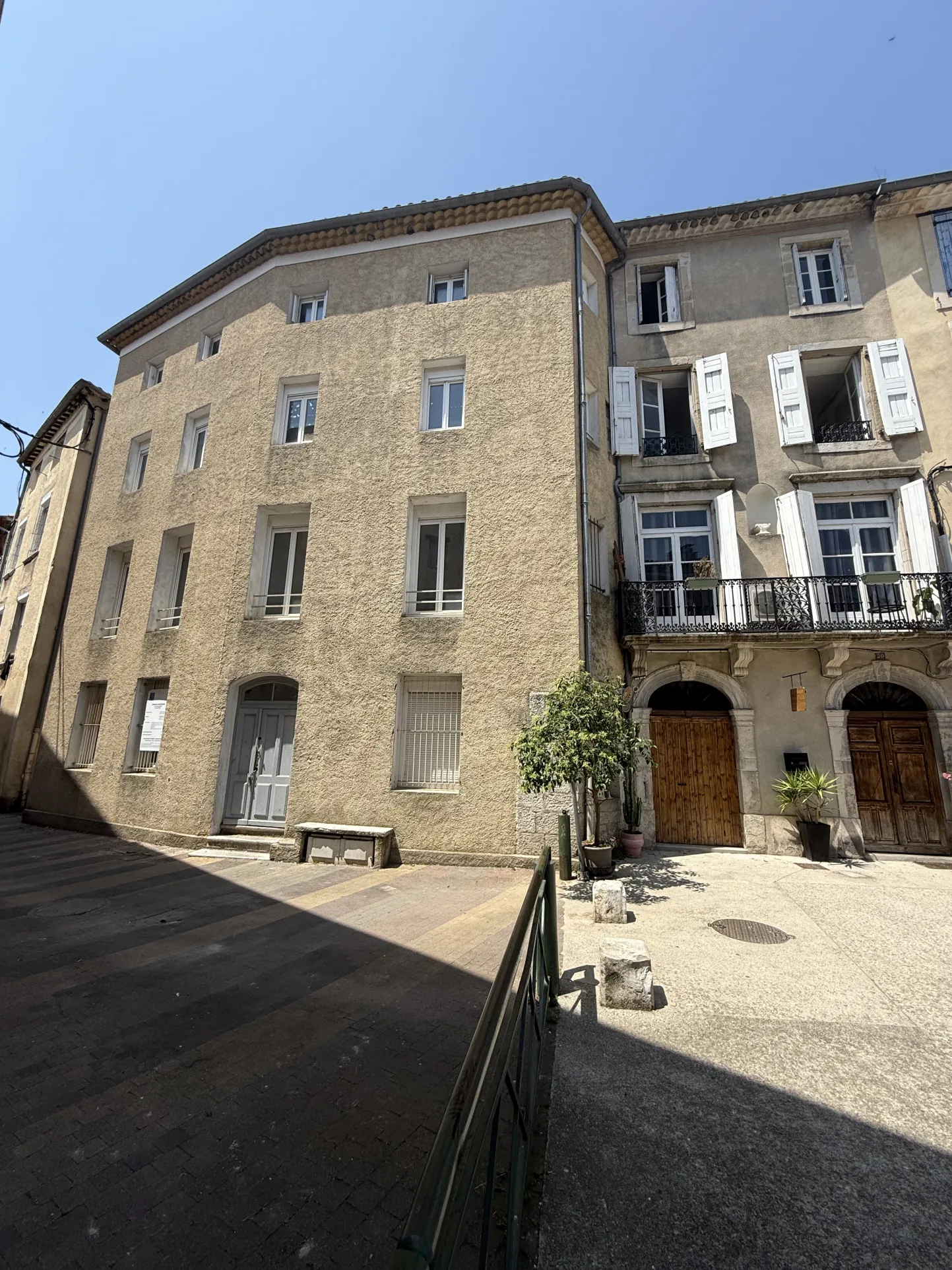 Appartement 4 pièces rénové avec terrasse et cave à Ganges 