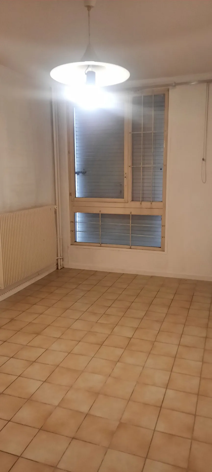 Appartement F2 48m² à Corbeil-Essonnes, proche Saint Germain avec terrasse et parking 