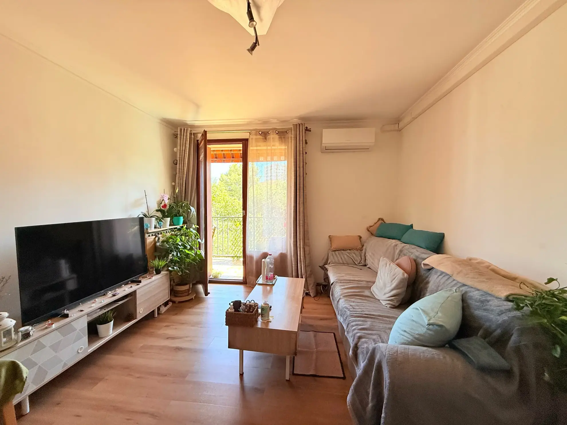 Appartement T3 lumineux à Toulon Bon Rencontre avec terrasse, cave et parking 