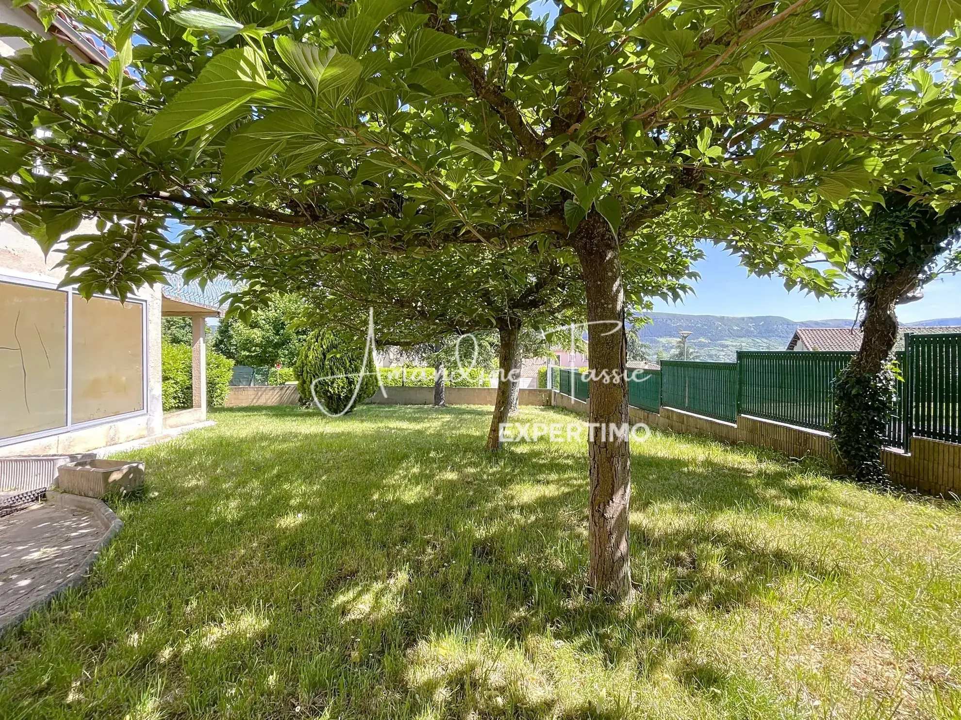 Maison des années 40 avec jardin, vue sur le Viaduc à Millau 