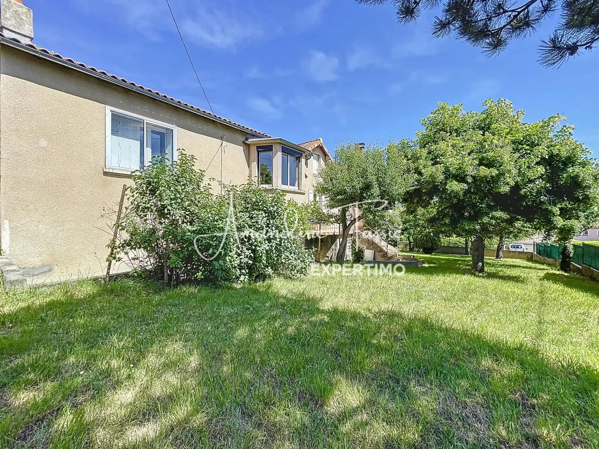 Maison des années 40 avec jardin, vue sur le Viaduc à Millau 
