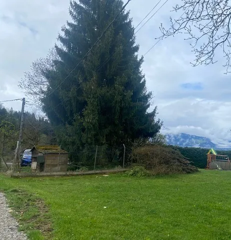 Terrain à bâtir de 700 m² à Châtillon-sur-Cluses – Calme et exposé sud-ouest