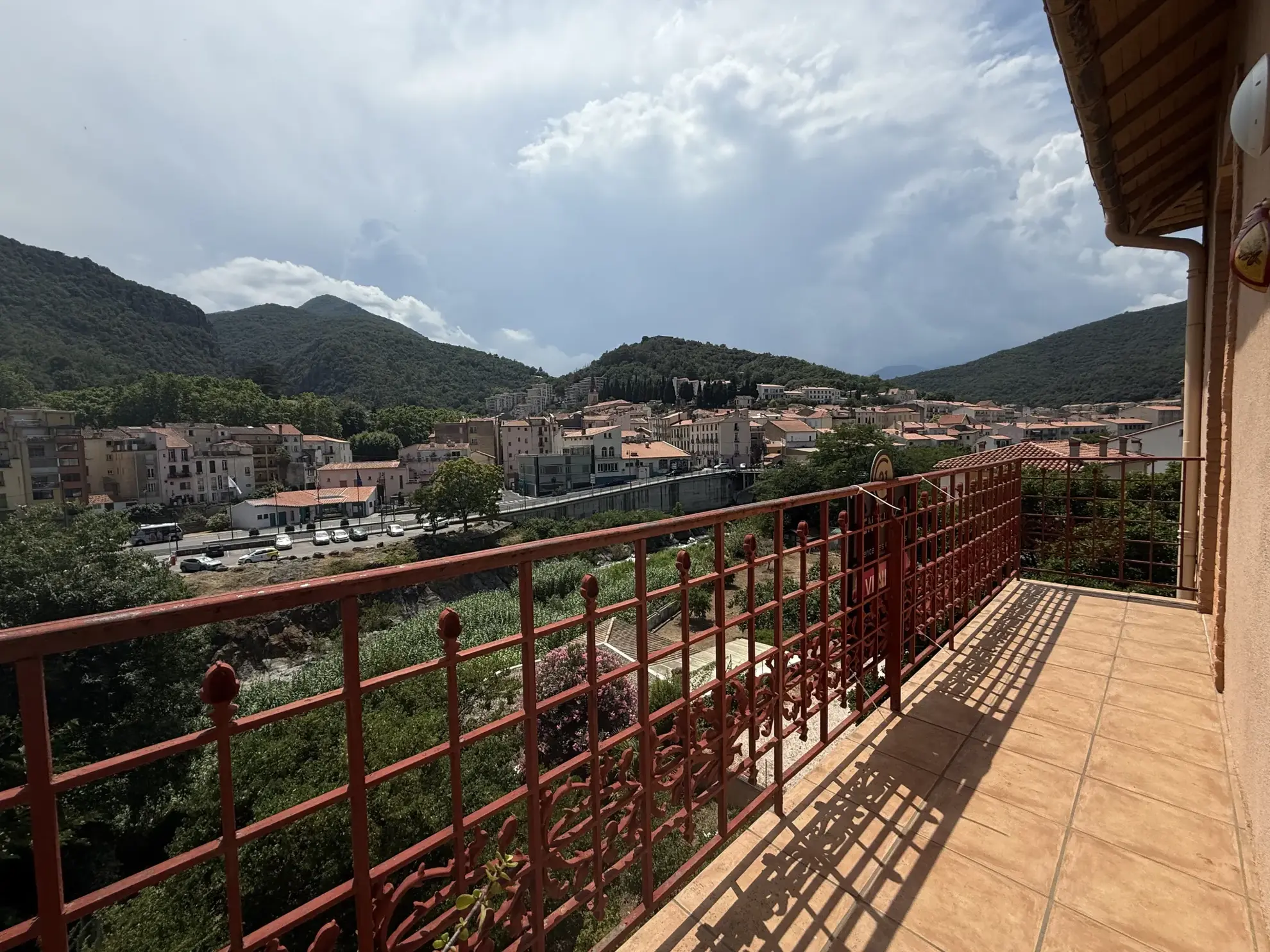 Appartement exceptionnel au dernier étage d’une maison de maître avec vue imprenable à Amélie-les-Bains 
