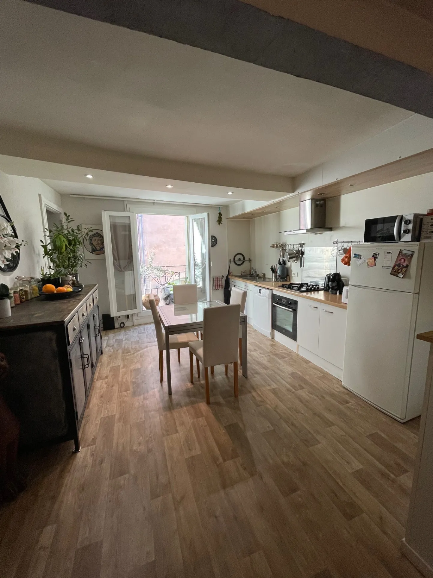 A vendre maison de village à Pézenas avec garage et 2 chambres 