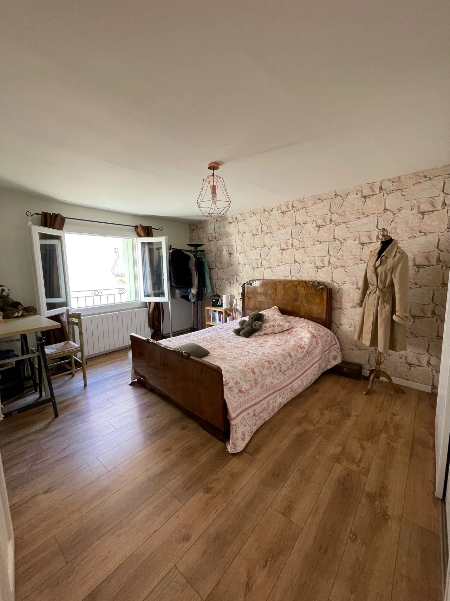 A vendre maison de village à Pézenas avec garage et 2 chambres 