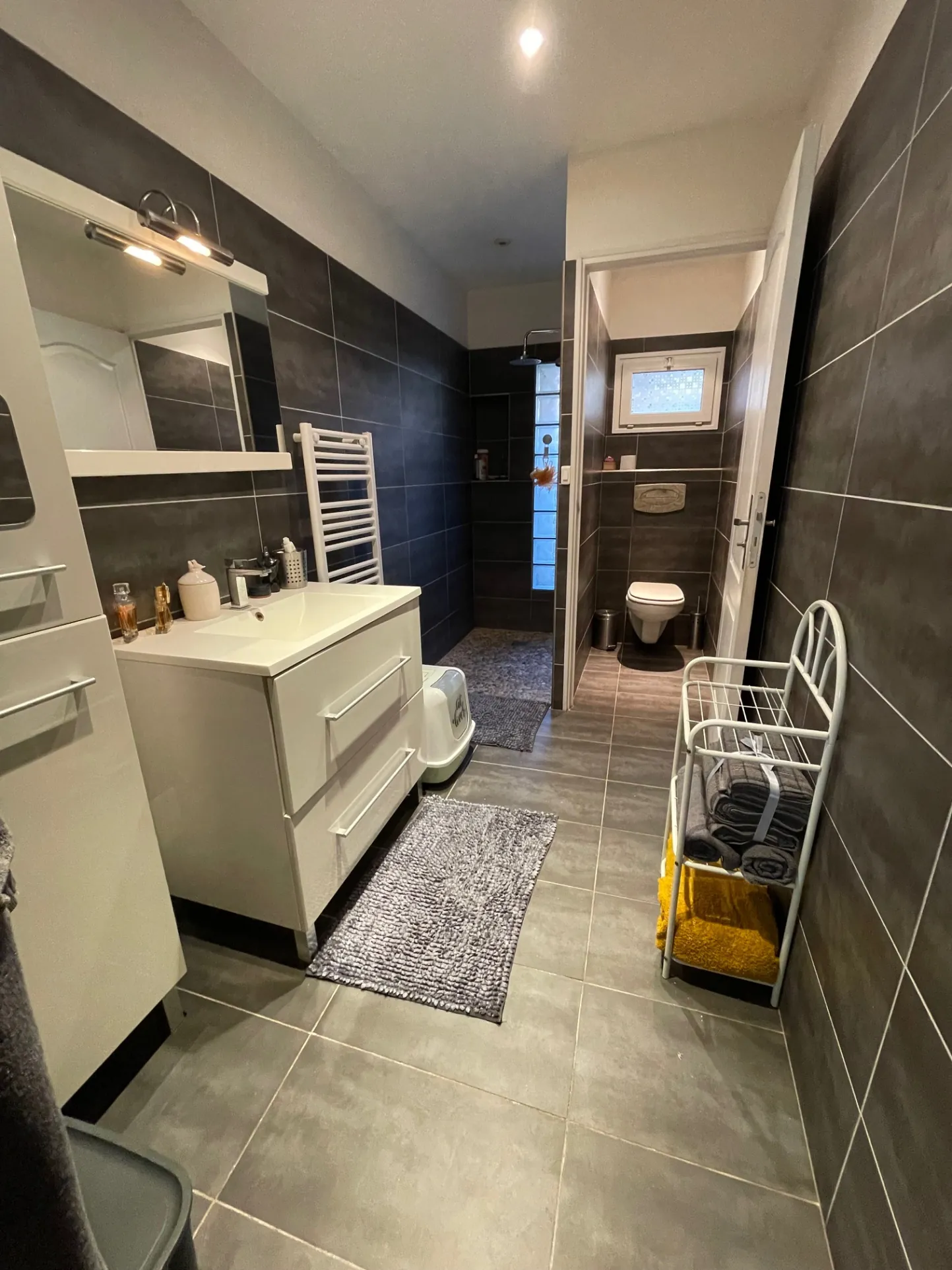 A vendre maison de village à Pézenas avec garage et 2 chambres 