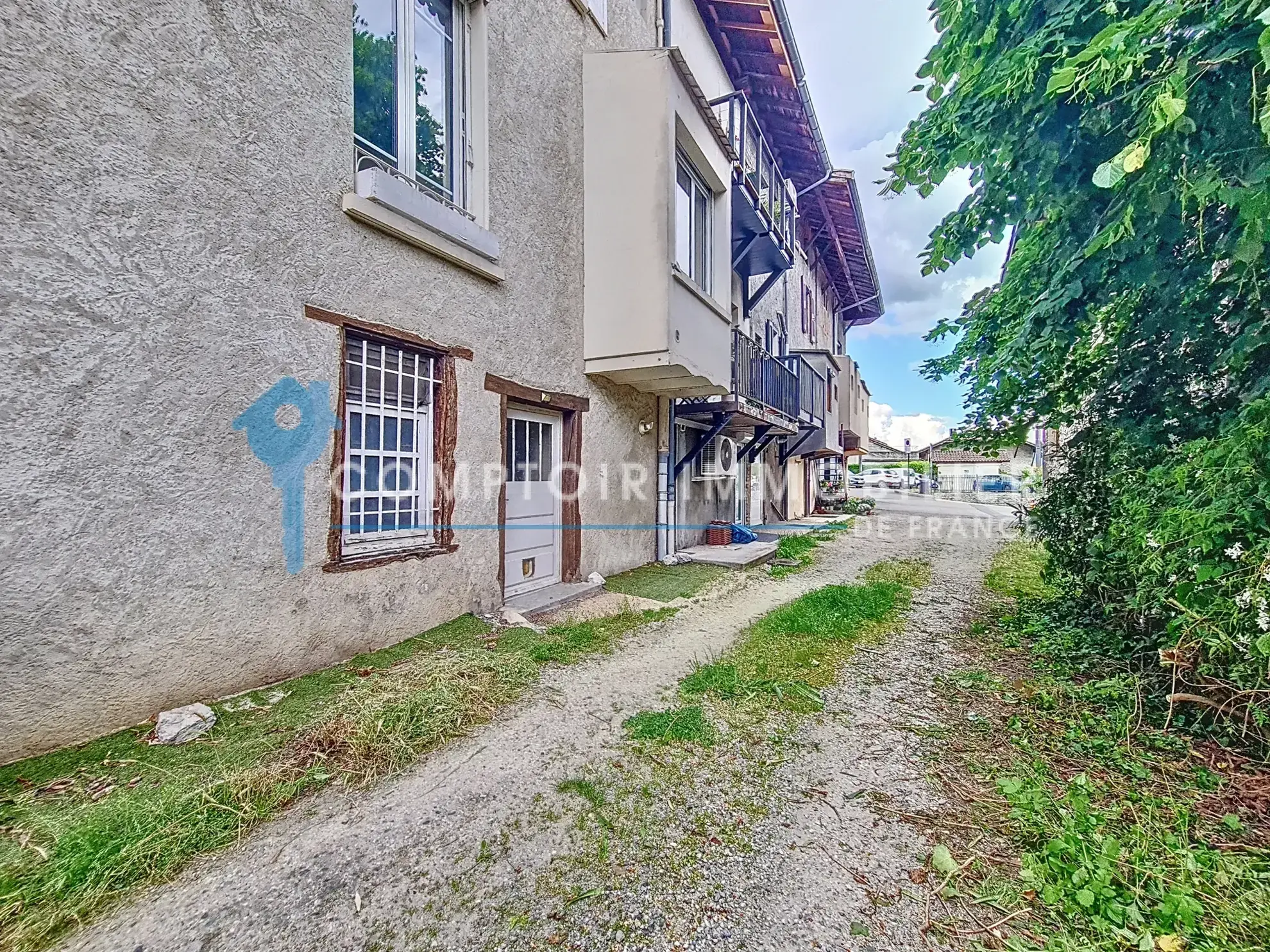 Maison de village à vendre à Bernin (38) avec grand potentiel – 130 m² 