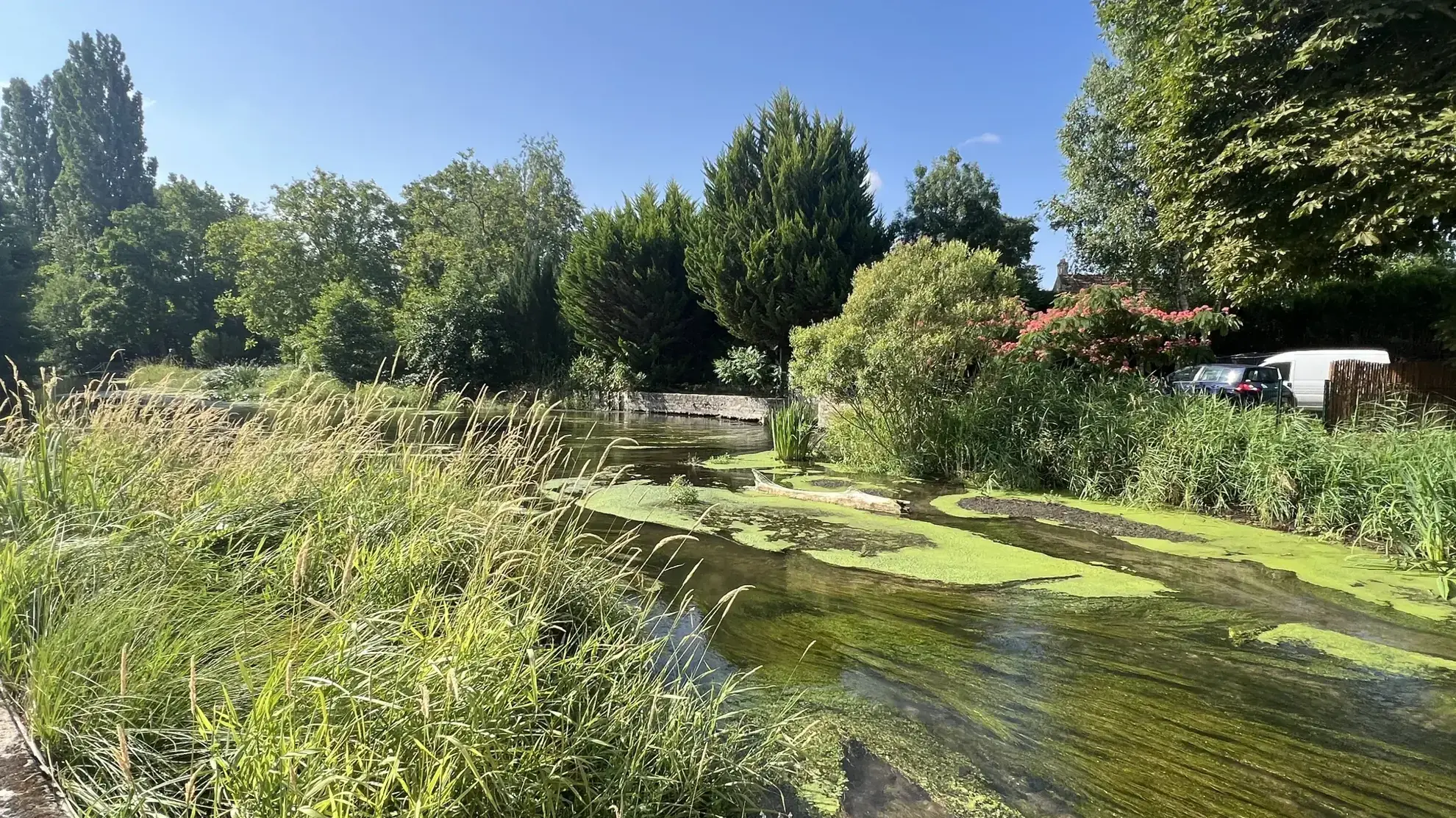 Charmant appartement F2 avec parking à Boutigny-sur-Essonne, dernier étage, environnement calme et proche toutes commodités 