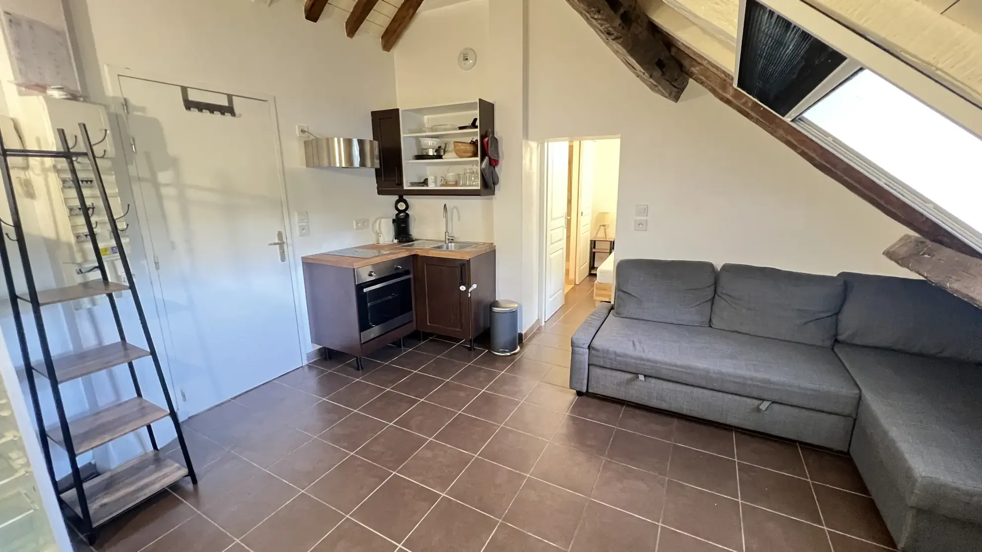 Charmant appartement F2 avec parking à Boutigny-sur-Essonne, dernier étage, environnement calme et proche toutes commodités