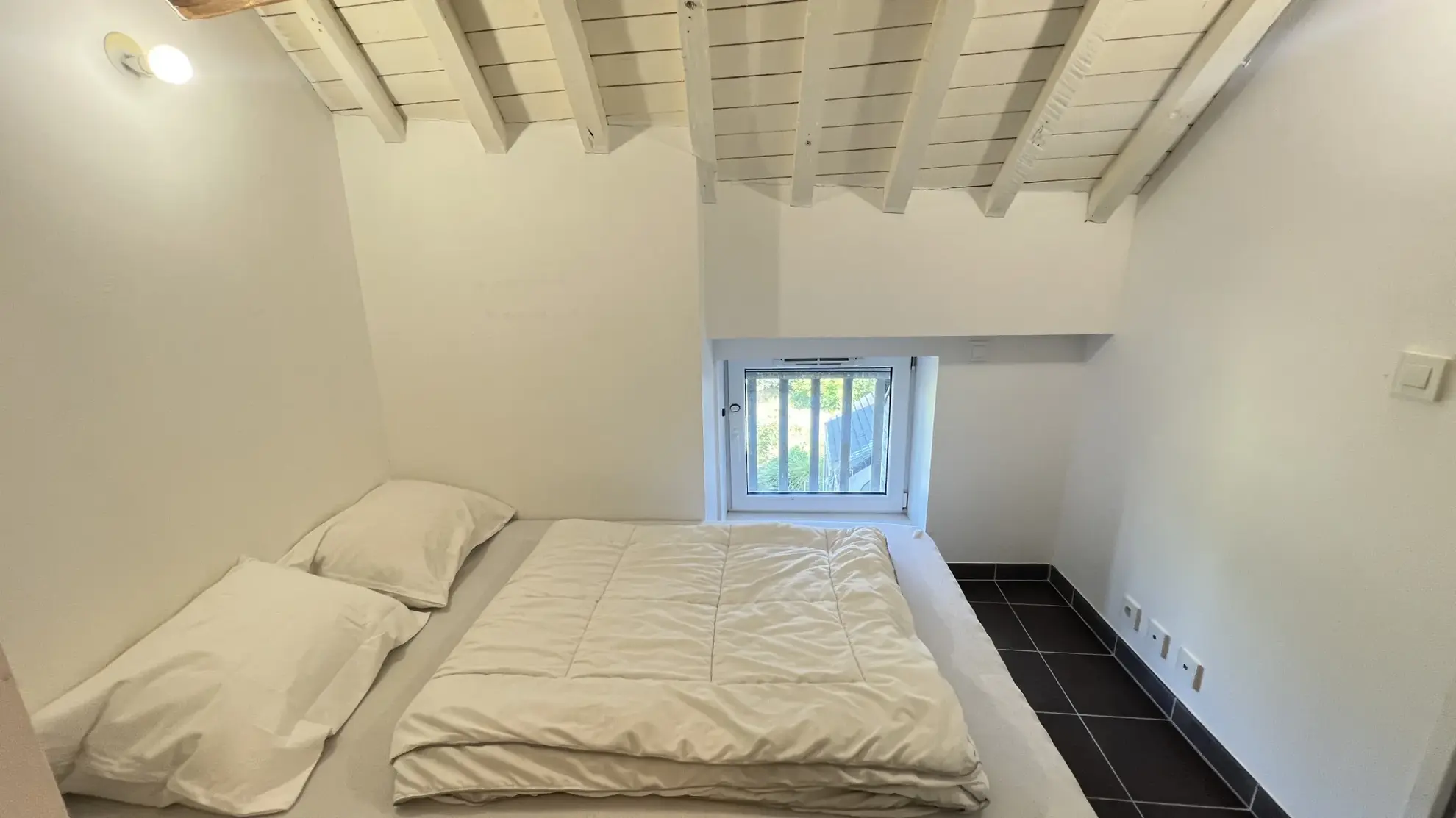 Charmant appartement F2 avec parking à Boutigny-sur-Essonne, dernier étage, environnement calme et proche toutes commodités 