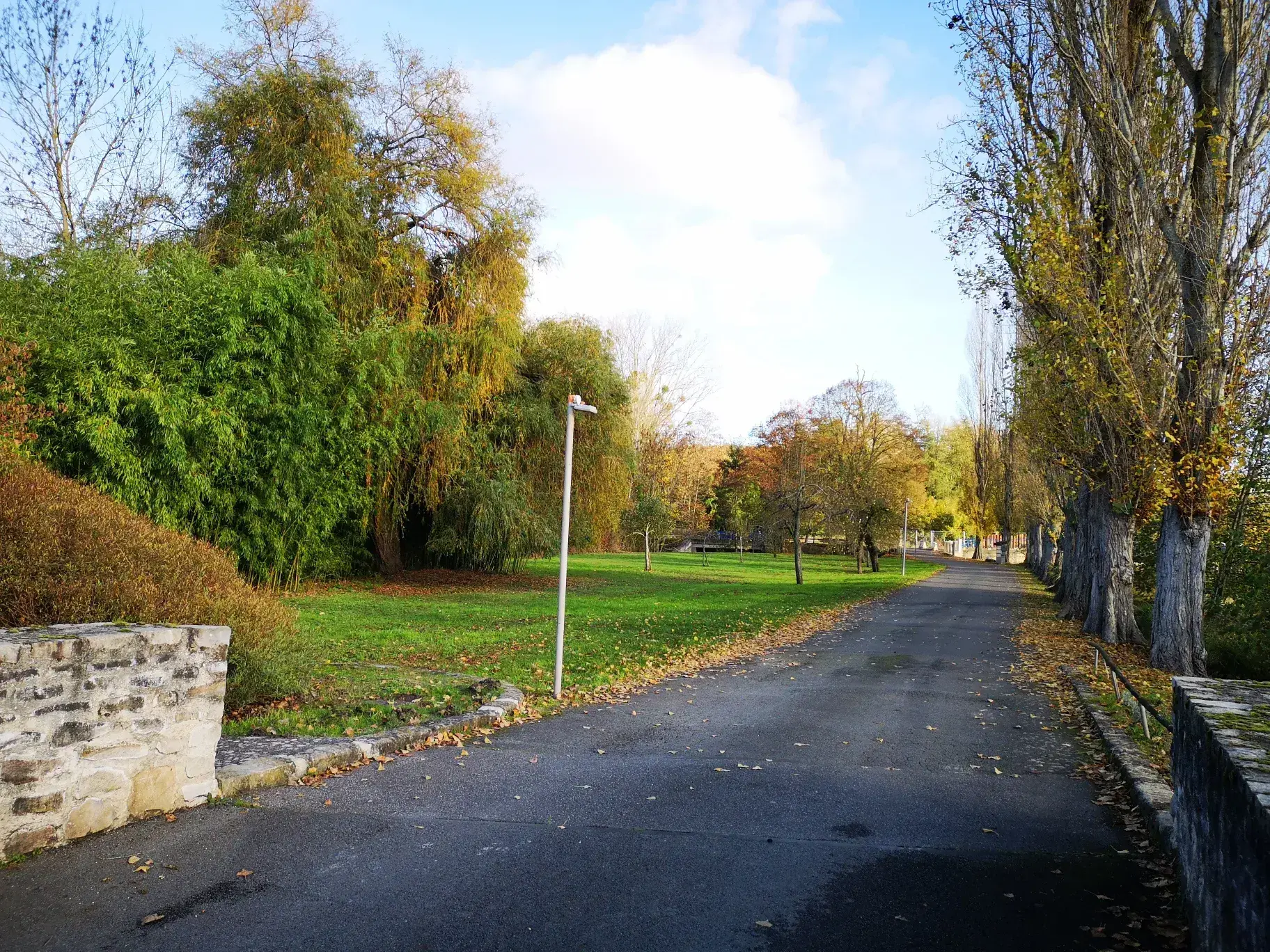 Charmant appartement F2 avec parking à Boutigny-sur-Essonne, dernier étage, environnement calme et proche toutes commodités 