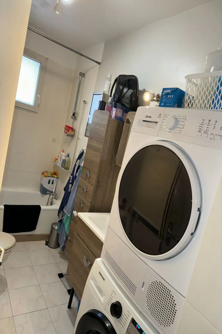 Appartment Type 2 rénové à Gardanne 13120 proche commodités 